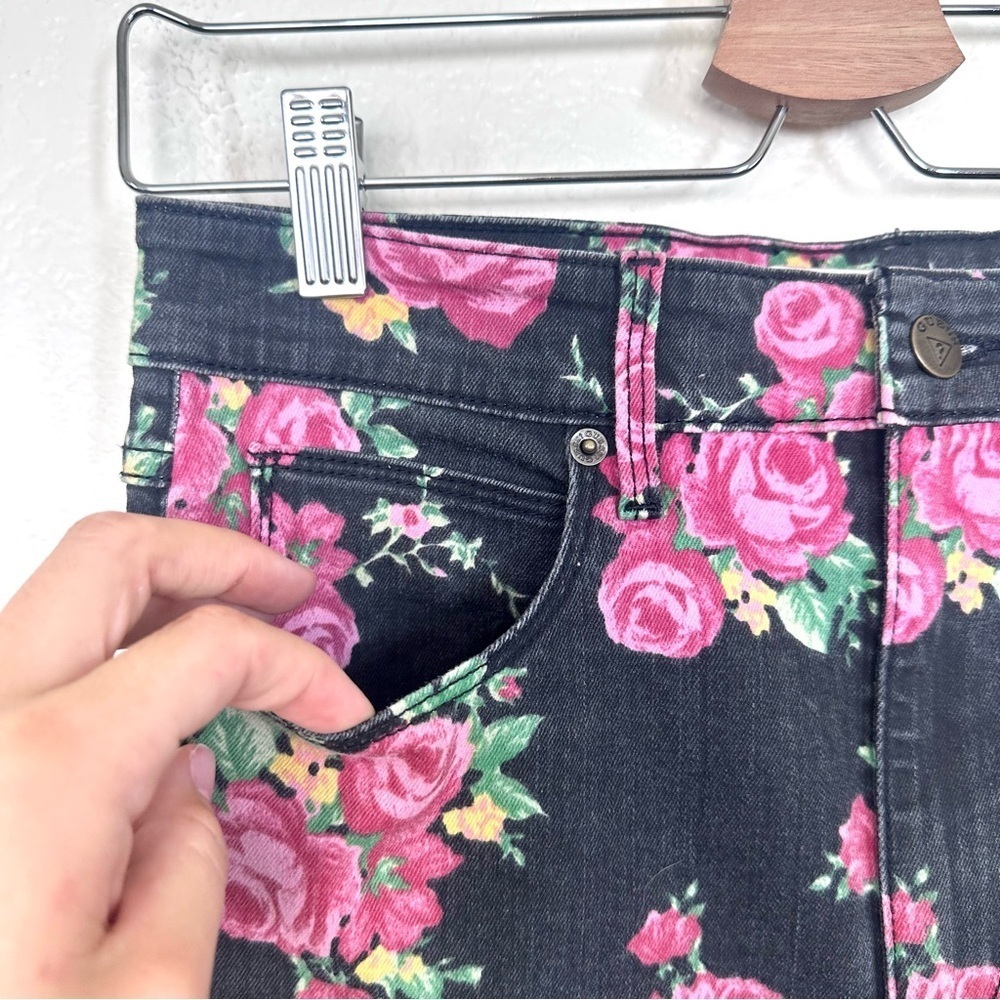 Guess 1981 3 Zip Crop Skinny Jeans Ankle Zip Rose Size 28 - Picture 7 of 11